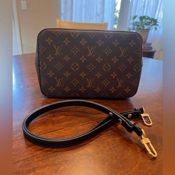 LouisVuitton Noe 100% Autentic, Rarely use.Its a steal! - Picture 9 of 12